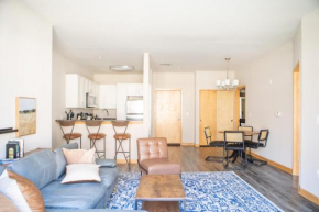 Flexhome Brewers Hill 2BR TS2 - near Brady St and Riverwalk